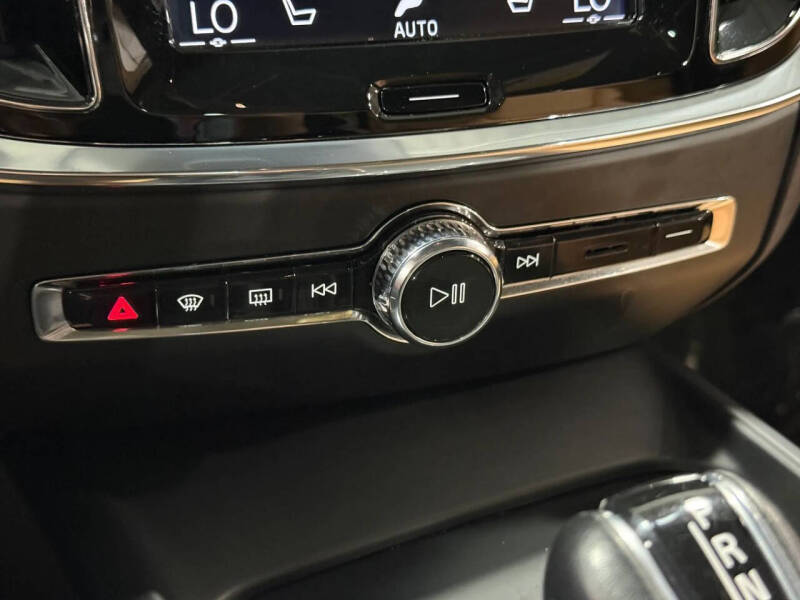 2020 Volvo V60 T5 Momentum