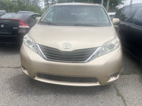 2011 Toyota Sienna LE 8-Passenger