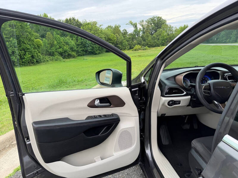 2017 Chrysler Pacifica Touring Plus