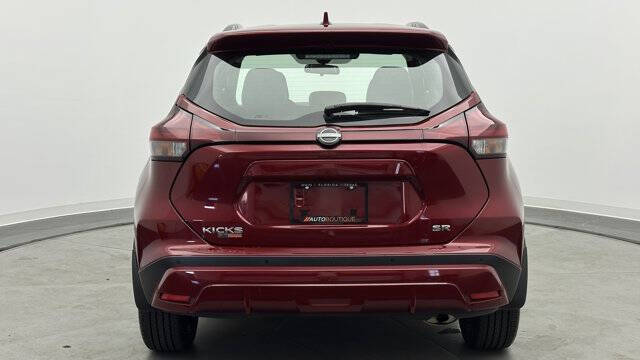 2023 Nissan Kicks SR