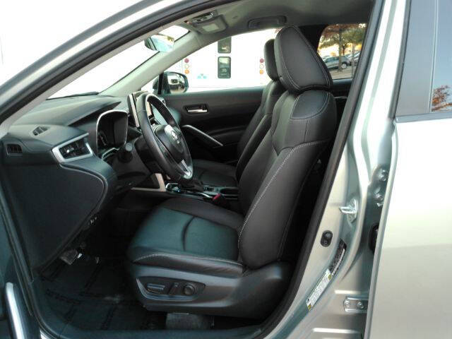 2025 Toyota Corolla Cross XLE