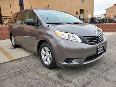 2013 Toyota Sienna for sale at D Mendoza Dealer Inc in Los Angeles CA