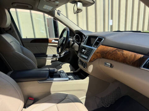 2014 Mercedes-Benz GL-Class GL 550 4MATIC