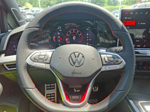 2025 Volkswagen Golf GTI SE