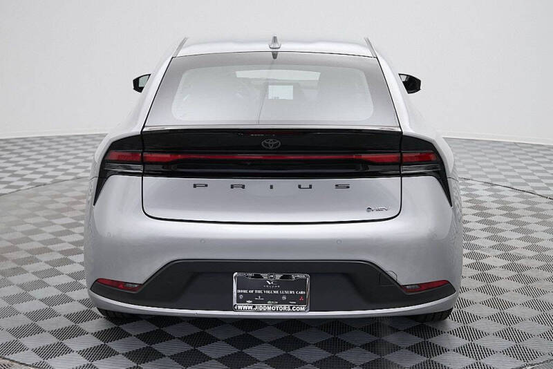 2025 Toyota Prius LE