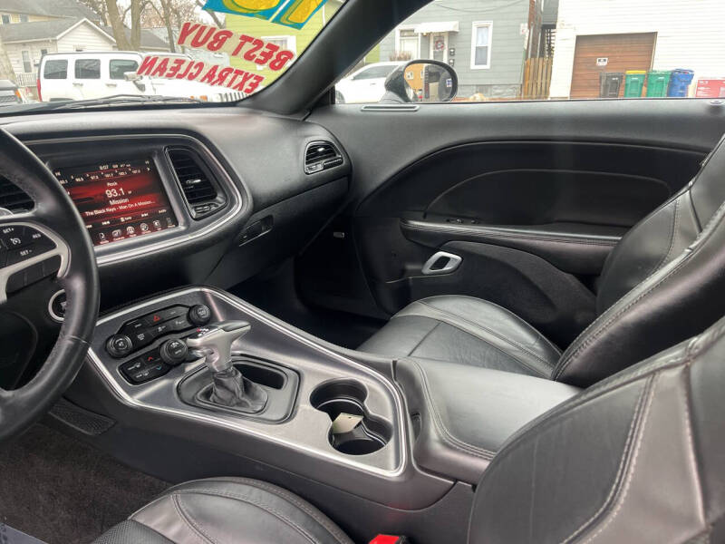 2015 Dodge Challenger SXT Plus