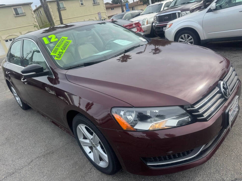 2012 Volkswagen Passat SE's photo