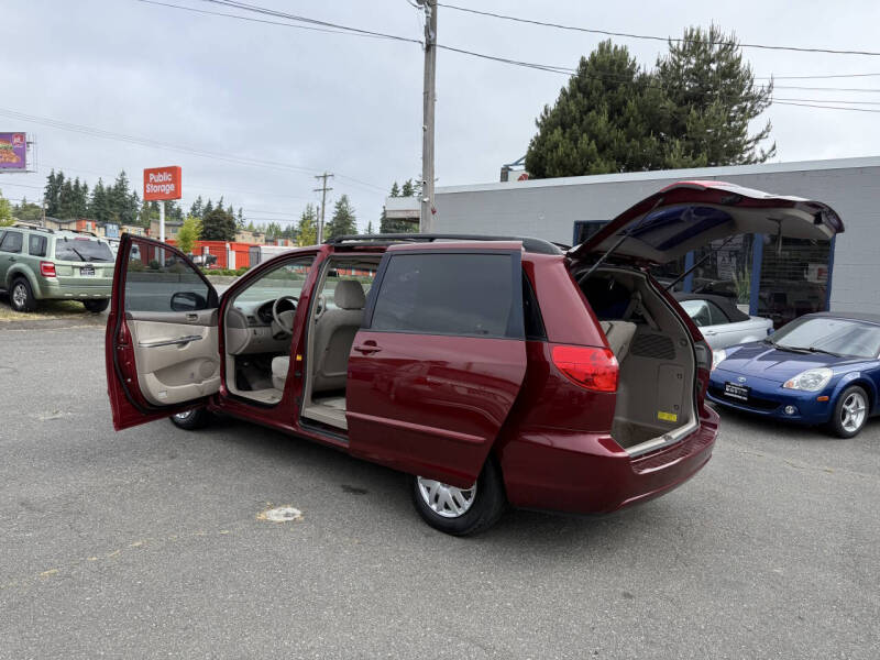 2009 Toyota Sienna CE 7-Passenger