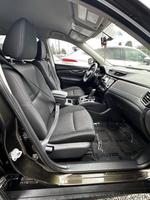 2017 Nissan Rogue SV