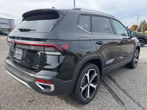 2025 Volkswagen Taos SEL 4Motion