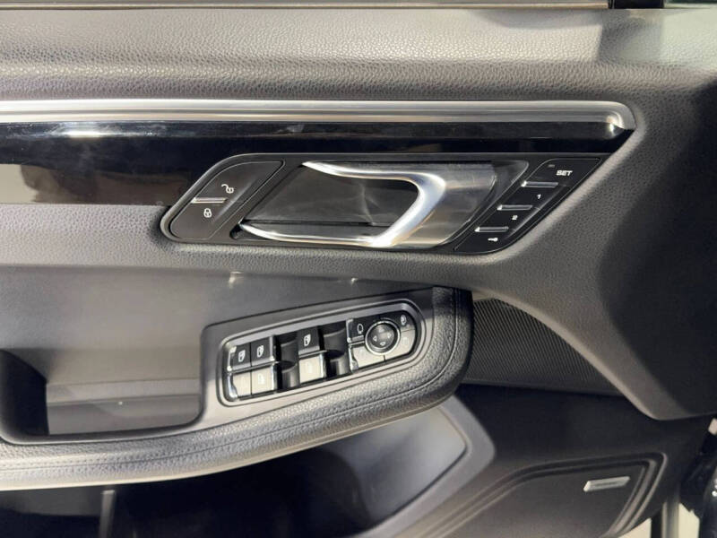 2017 Porsche Macan S