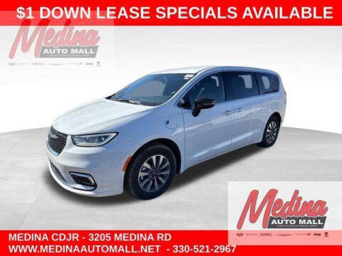 2025 Chrysler Pacifica Plug-In Hybrid for sale at Medina Auto Mall in Medina OH
