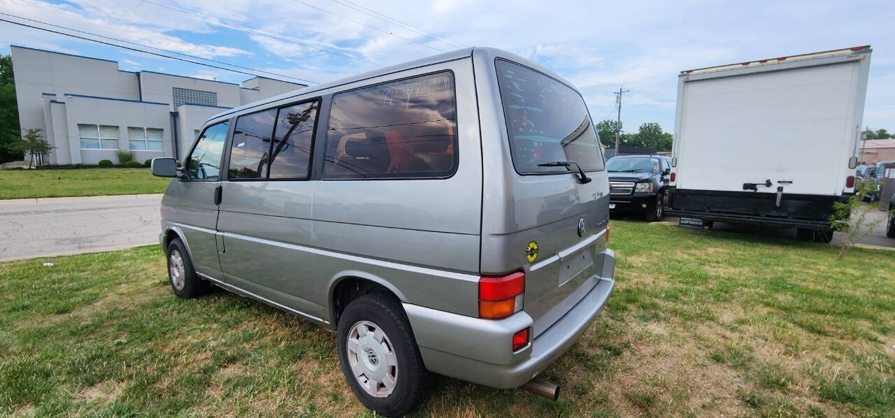 1999 Volkswagen EuroVan for sale at URIEL's AUTOMOTIVE LLC in Middletown, OH