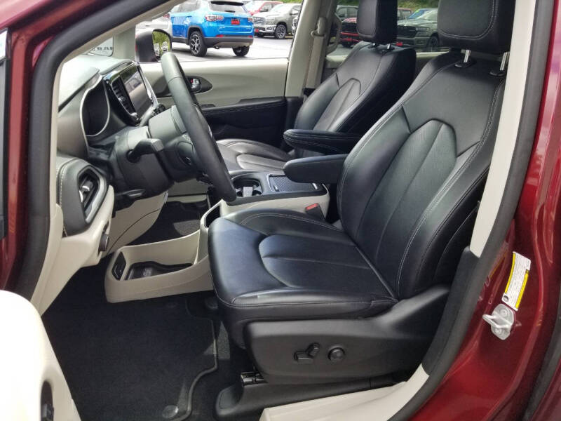 2023 Chrysler Pacifica Touring L