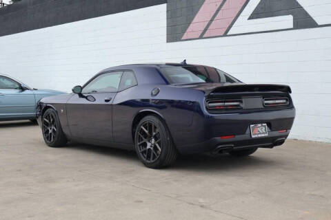 2016 Dodge Challenger 392 HEMI Scat Pack Shaker