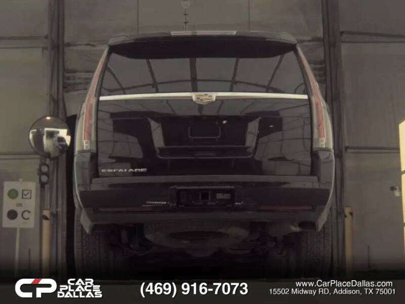 2016 Cadillac Escalade Luxury Collection