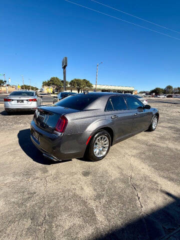 2018 Chrysler 300 S