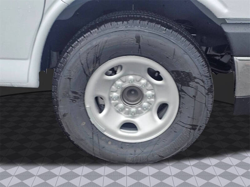 2025 Chevrolet Express 2500