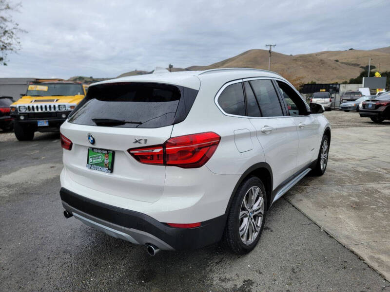 2017 BMW X1 28i photo 8