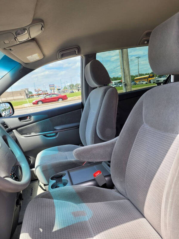 Image 10 of 2009 Toyota Sienna CE 7-Passenger