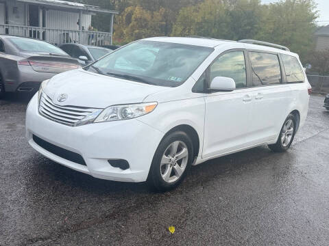 2015 Toyota Sienna LE 8-Passenger