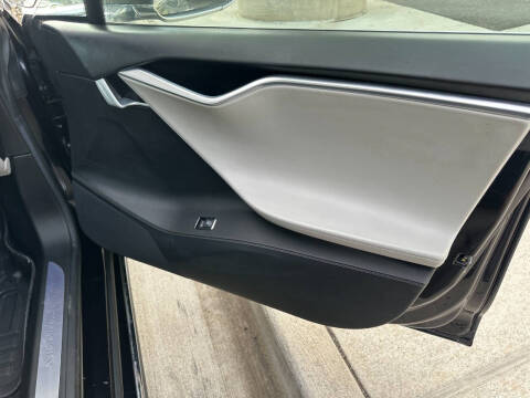 2015 Tesla Model S 70