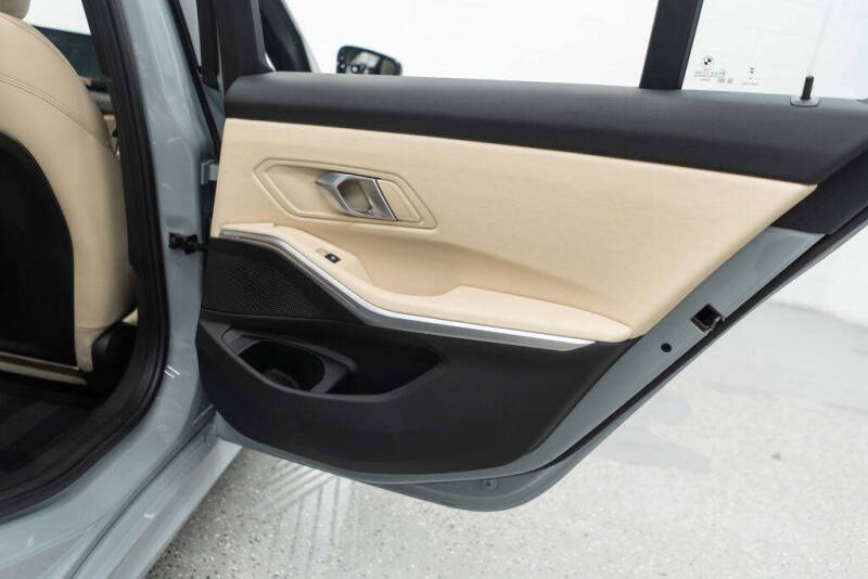 2025 BMW 3 Series 330i xDrive