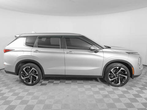 2022 Mitsubishi Outlander ES