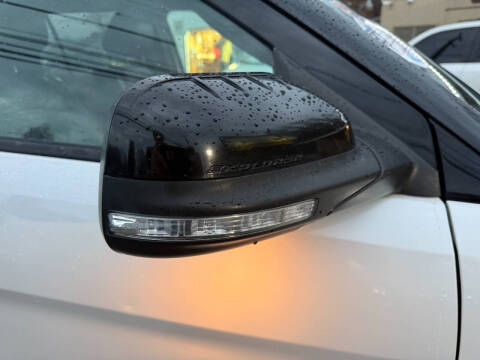 2014 Ford Explorer Sport