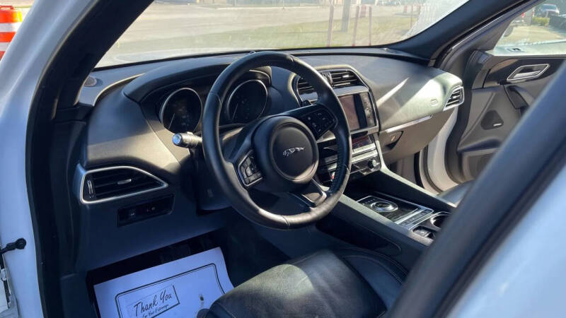 2017 Jaguar F-PACE 35t Prestige