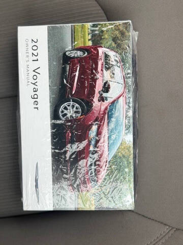 2021 Chrysler Voyager LX