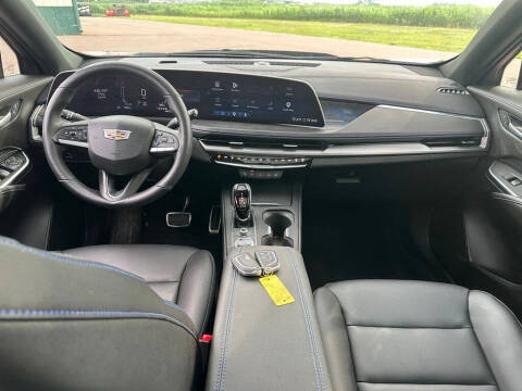 2025 Cadillac XT4 Sport