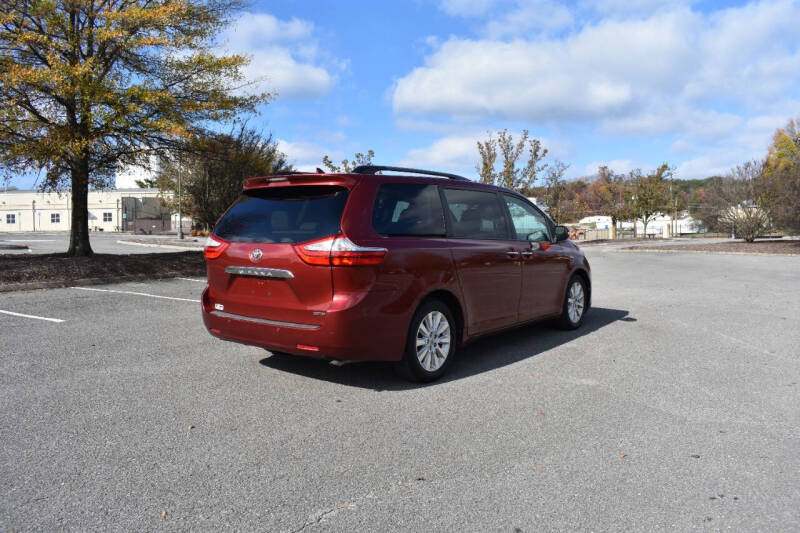 2015 Toyota Sienna Limited Premium photo 7