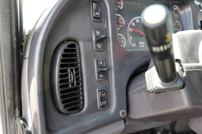 2014 Freightliner M2 106