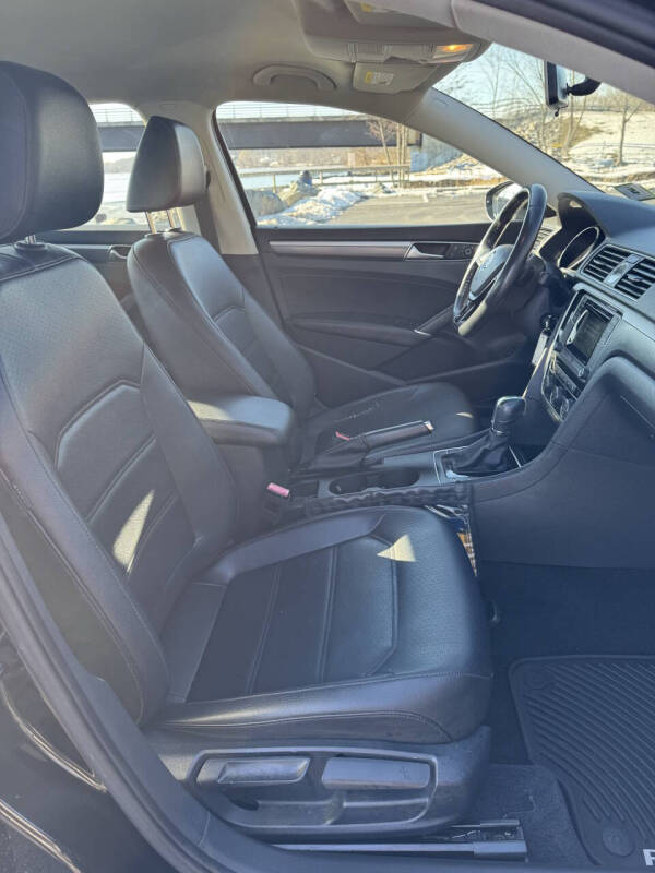 2016 Volkswagen Passat 1.8T R-Line