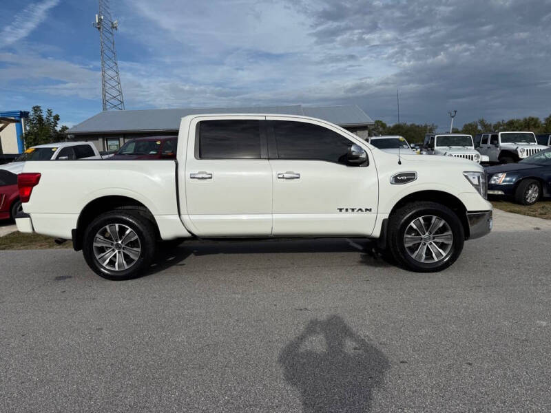 2017 Nissan Titan SV