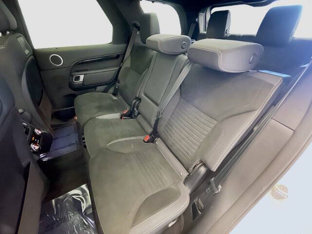 2023 Land Rover Discovery P300 S R-Dynamic