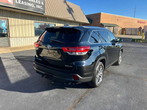 2019 Toyota Highlander SE