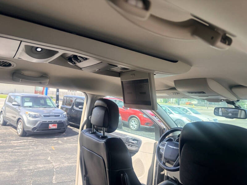 2012 Chrysler Town and Country Limited