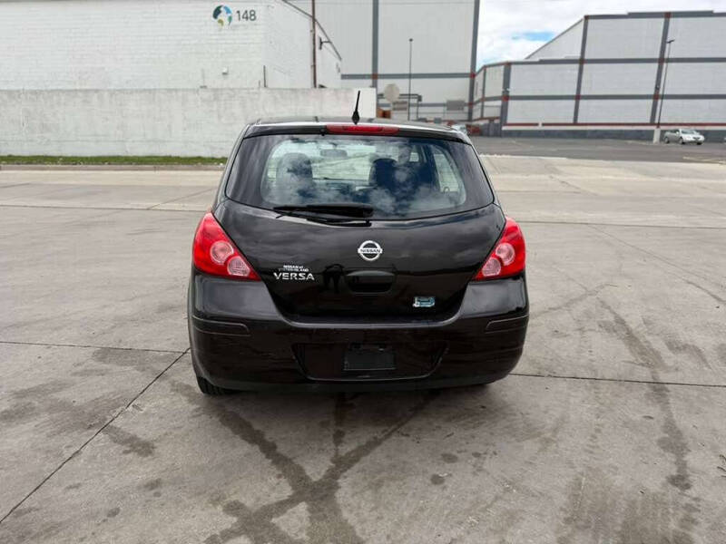 2011 Nissan Versa 1.8 S