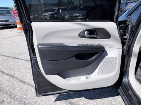 2017 Chrysler Pacifica Touring