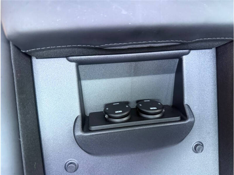 2021 Land Rover Range Rover Velar P400 R-Dynamic HSE