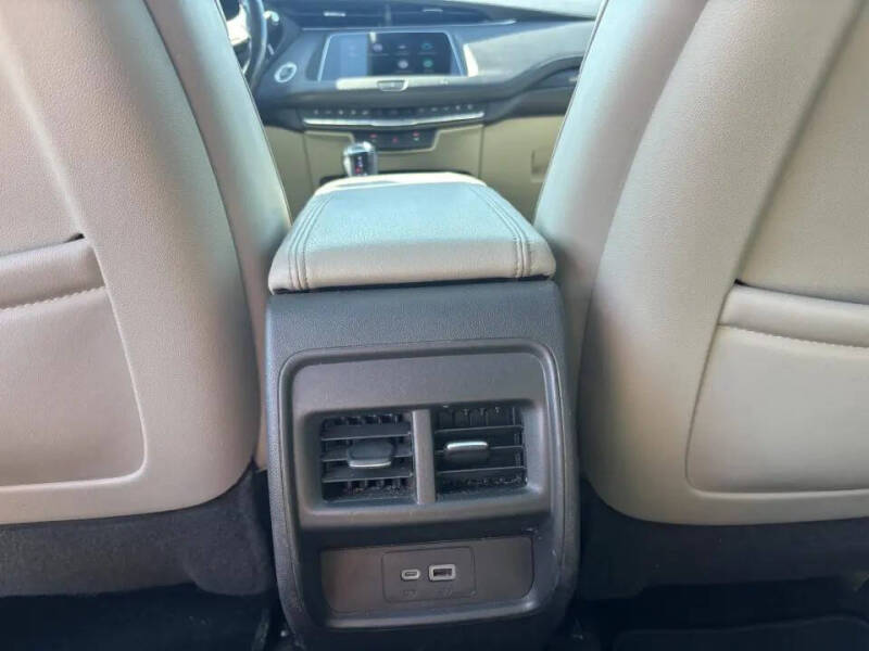 2019 Cadillac XT4 Premium Luxury