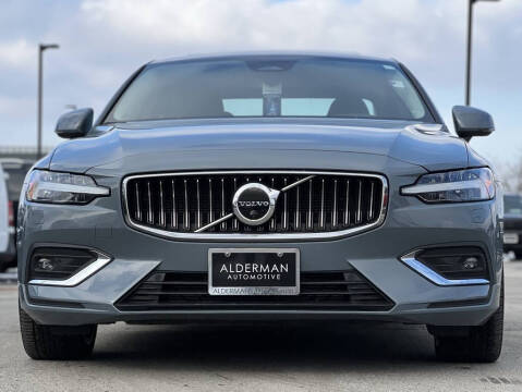 2023 Volvo S60 B5 Ultimate Bright Theme