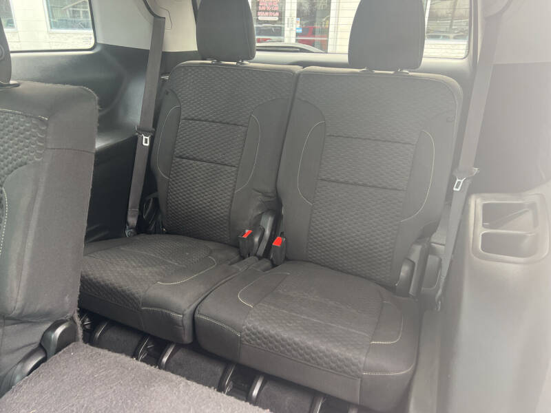 2017 GMC Acadia SLE-2