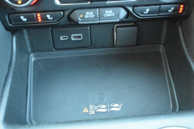 2022 Chevrolet Suburban LT