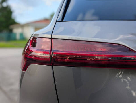 2021 Audi e-tron quattro Premium