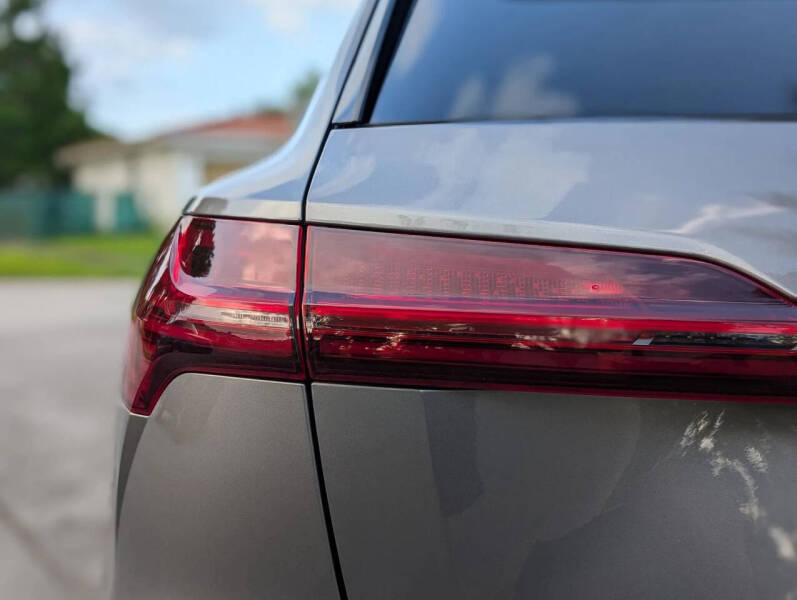 2021 Audi e-tron quattro Premium