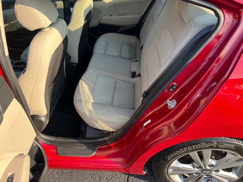 2017 Hyundai Elantra SE