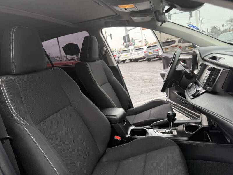 2018 Toyota RAV4 Hybrid XLE